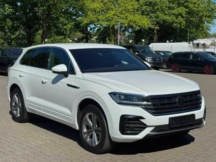 Фольксваген Туарег 2022 в Одессе на Automoto.ua Белый Фольксваген Туарег, объемом двигателя 3 л и пробегом 31 тыс. км за 40200 $, фото 1 на Automoto.ua