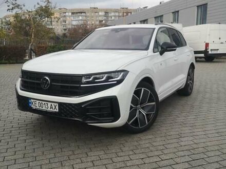 Белый Фольксваген Туарег, объемом двигателя 3 л и пробегом 55 тыс. км за 85500 $, фото 1 на Automoto.ua