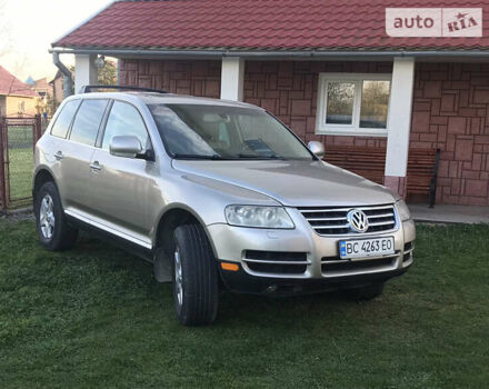 Бежевый Фольксваген Туарег, объемом двигателя 3.2 л и пробегом 332 тыс. км за 6500 $, фото 2 на Automoto.ua