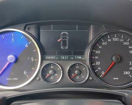 Бежевый Фольксваген Туарег, объемом двигателя 2.97 л и пробегом 307 тыс. км за 16250 $, фото 3 на Automoto.ua