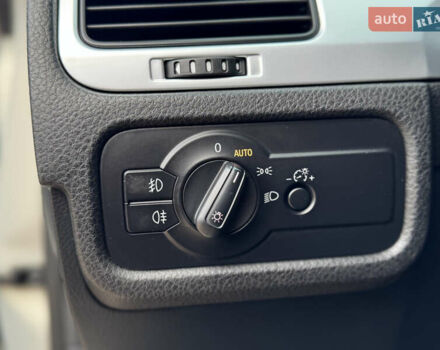 Бежевый Фольксваген Туарег, объемом двигателя 3 л и пробегом 180 тыс. км за 16000 $, фото 27 на Automoto.ua