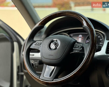 Бежевый Фольксваген Туарег, объемом двигателя 3 л и пробегом 180 тыс. км за 16000 $, фото 28 на Automoto.ua