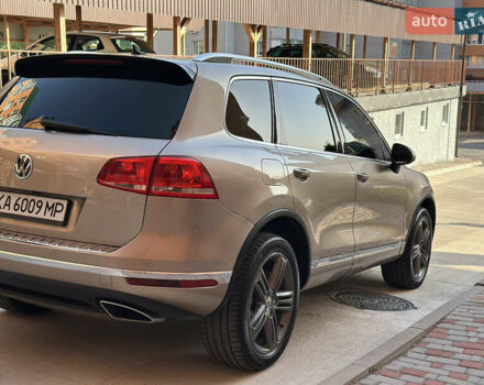 Бежевый Фольксваген Туарег, объемом двигателя 2.97 л и пробегом 183 тыс. км за 26500 $, фото 4 на Automoto.ua