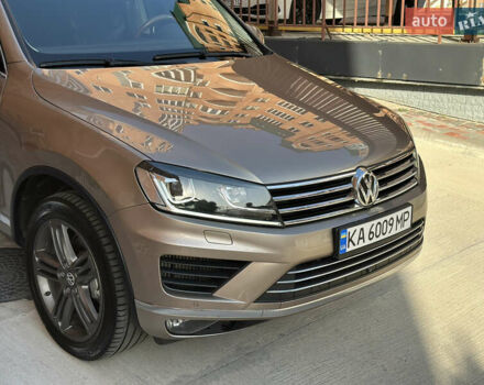 Бежевый Фольксваген Туарег, объемом двигателя 2.97 л и пробегом 183 тыс. км за 26500 $, фото 1 на Automoto.ua