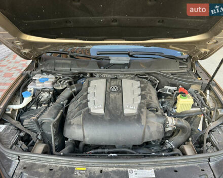 Бежевый Фольксваген Туарег, объемом двигателя 2.97 л и пробегом 183 тыс. км за 26500 $, фото 26 на Automoto.ua