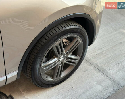 Бежевый Фольксваген Туарег, объемом двигателя 2.97 л и пробегом 183 тыс. км за 26500 $, фото 3 на Automoto.ua