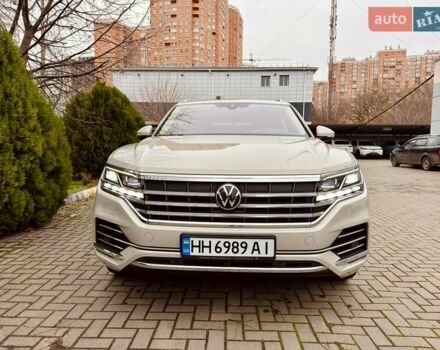 Бежевий Фольксваген Туарег, об'ємом двигуна 3 л та пробігом 72 тис. км за 47900 $, фото 1 на Automoto.ua