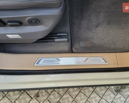 Бежевий Фольксваген Туарег, об'ємом двигуна 2.97 л та пробігом 128 тис. км за 53500 $, фото 64 на Automoto.ua