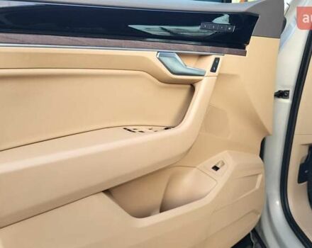 Бежевий Фольксваген Туарег, об'ємом двигуна 2.97 л та пробігом 128 тис. км за 53500 $, фото 38 на Automoto.ua