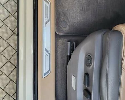 Бежевий Фольксваген Туарег, об'ємом двигуна 2.97 л та пробігом 128 тис. км за 53500 $, фото 55 на Automoto.ua