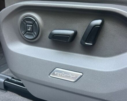 Бежевый Фольксваген Туарег, объемом двигателя 3 л и пробегом 127 тыс. км за 52500 $, фото 10 на Automoto.ua