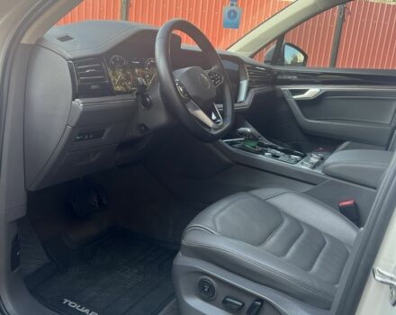 Бежевый Фольксваген Туарег, объемом двигателя 3 л и пробегом 127 тыс. км за 52500 $, фото 6 на Automoto.ua