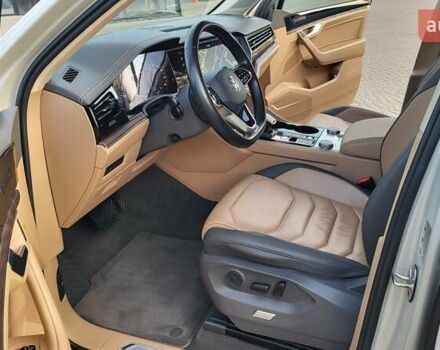 Бежевий Фольксваген Туарег, об'ємом двигуна 2.97 л та пробігом 128 тис. км за 53500 $, фото 36 на Automoto.ua