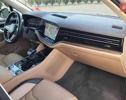Бежевий Фольксваген Туарег, об'ємом двигуна 2.97 л та пробігом 128 тис. км за 53500 $, фото 69 на Automoto.ua
