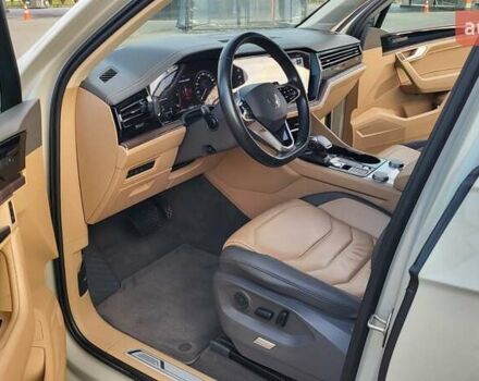 Бежевий Фольксваген Туарег, об'ємом двигуна 2.97 л та пробігом 128 тис. км за 53500 $, фото 35 на Automoto.ua