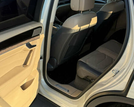 Бежевий Фольксваген Туарег, об'ємом двигуна 2.97 л та пробігом 265 тис. км за 48000 $, фото 6 на Automoto.ua