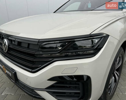 Бежевый Фольксваген Туарег, объемом двигателя 2.99 л и пробегом 9 тыс. км за 77000 $, фото 6 на Automoto.ua