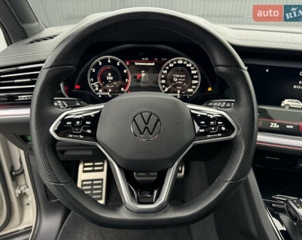 Бежевый Фольксваген Туарег, объемом двигателя 2.99 л и пробегом 9 тыс. км за 77000 $, фото 27 на Automoto.ua