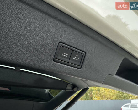 Бежевый Фольксваген Туарег, объемом двигателя 2.99 л и пробегом 9 тыс. км за 77000 $, фото 35 на Automoto.ua