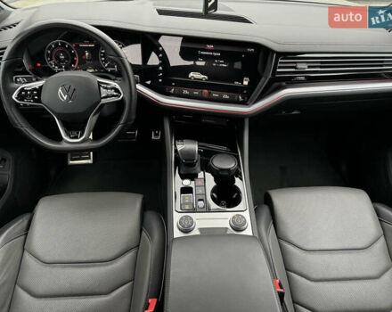 Бежевый Фольксваген Туарег, объемом двигателя 2.99 л и пробегом 9 тыс. км за 77000 $, фото 18 на Automoto.ua