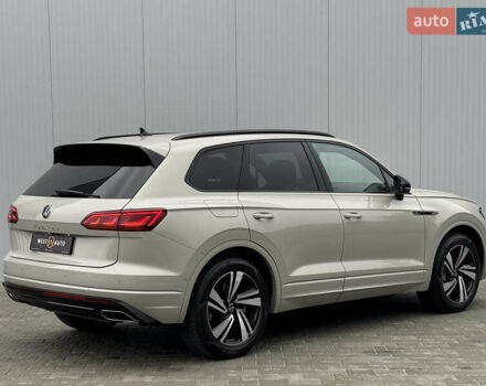 Бежевый Фольксваген Туарег, объемом двигателя 2.99 л и пробегом 9 тыс. км за 77000 $, фото 5 на Automoto.ua