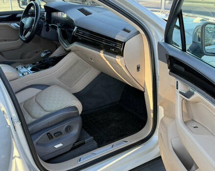 Бежевий Фольксваген Туарег, об'ємом двигуна 2.97 л та пробігом 265 тис. км за 48000 $, фото 9 на Automoto.ua