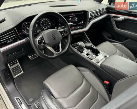 Бежевый Фольксваген Туарег, объемом двигателя 2.99 л и пробегом 9 тыс. км за 77000 $, фото 19 на Automoto.ua