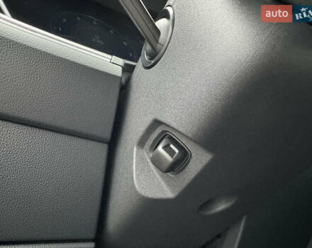 Бежевый Фольксваген Туарег, объемом двигателя 2.99 л и пробегом 9 тыс. км за 77000 $, фото 24 на Automoto.ua