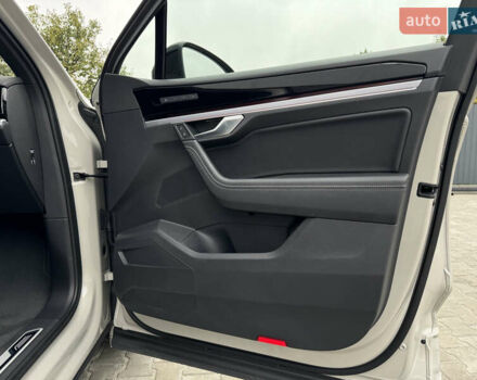 Бежевый Фольксваген Туарег, объемом двигателя 2.99 л и пробегом 9 тыс. км за 77000 $, фото 54 на Automoto.ua