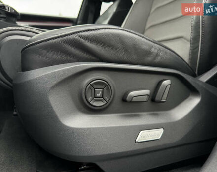 Бежевый Фольксваген Туарег, объемом двигателя 2.99 л и пробегом 9 тыс. км за 77000 $, фото 22 на Automoto.ua