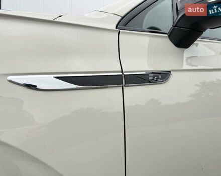 Бежевый Фольксваген Туарег, объемом двигателя 2.99 л и пробегом 9 тыс. км за 77000 $, фото 10 на Automoto.ua