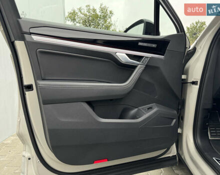 Бежевый Фольксваген Туарег, объемом двигателя 2.99 л и пробегом 9 тыс. км за 77000 $, фото 51 на Automoto.ua