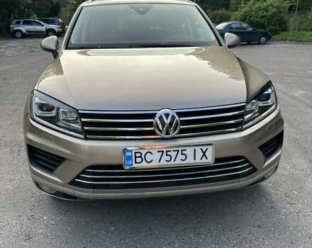 Бежевий Фольксваген Туарег, об'ємом двигуна 3 л та пробігом 106 тис. км за 31700 $, фото 1 на Automoto.ua