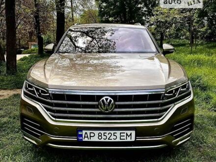 Фольксваген Туарег 2018 у Одесі на Automoto.ua Бежевий Фольксваген Туарег, об'ємом двигуна 3 л та пробігом 214 тис. км за 52700 $, фото 1 на Automoto.ua