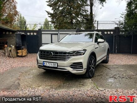 Фольксваген Туарег 2020 в Киеве на Automoto.ua Бежевый Фольксваген Туарег, объемом двигателя 3 л и пробегом 129 тыс. км за 58000 $, фото 1 на Automoto.ua
