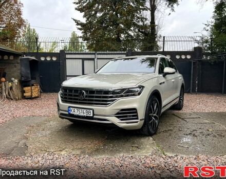 Бежевий Фольксваген Туарег, об'ємом двигуна 3 л та пробігом 129 тис. км за 58000 $, фото 1 на Automoto.ua