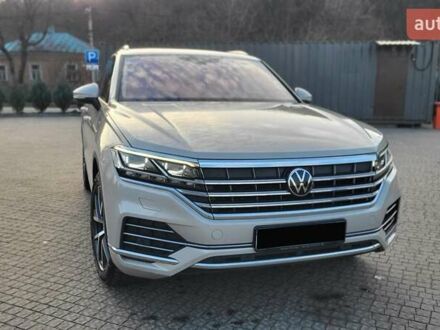 Бежевый Фольксваген Туарег, объемом двигателя 2.97 л и пробегом 128 тыс. км за 53500 $, фото 1 на Automoto.ua