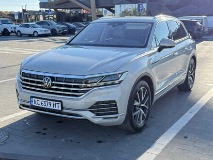 Фольксваген Туарег 2022 в Луцке на Automoto.ua Бежевый Фольксваген Туарег, объемом двигателя 2.97 л и пробегом 265 тыс. км за 48000 $, фото 1 на Automoto.ua