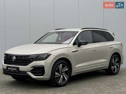 Фольксваген Туарег 2022 в Мукачеве на Automoto.ua Бежевый Фольксваген Туарег, объемом двигателя 2.99 л и пробегом 9 тыс. км за 77000 $, фото 1 на Automoto.ua