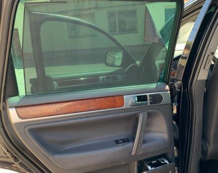 Черный Фольксваген Туарег, объемом двигателя 3.2 л и пробегом 270 тыс. км за 3475 $, фото 9 на Automoto.ua