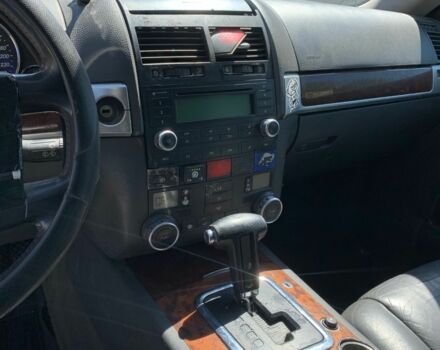 Черный Фольксваген Туарег, объемом двигателя 3.2 л и пробегом 270 тыс. км за 3475 $, фото 6 на Automoto.ua