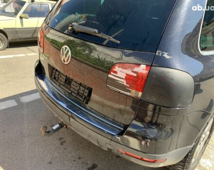 Черный Фольксваген Туарег, объемом двигателя 3.2 л и пробегом 270 тыс. км за 3475 $, фото 3 на Automoto.ua