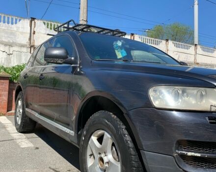 Черный Фольксваген Туарег, объемом двигателя 3.2 л и пробегом 270 тыс. км за 3475 $, фото 2 на Automoto.ua