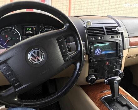 Чорний Фольксваген Туарег, об'ємом двигуна 2.5 л та пробігом 300 тис. км за 10500 $, фото 1 на Automoto.ua