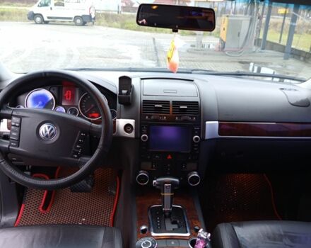 Черный Фольксваген Туарег, объемом двигателя 3 л и пробегом 237 тыс. км за 14300 $, фото 13 на Automoto.ua