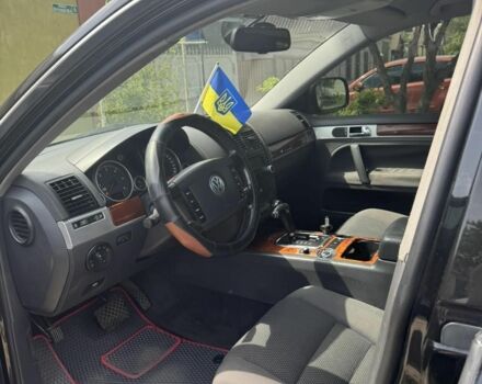 Черный Фольксваген Туарег, объемом двигателя 2.5 л и пробегом 280 тыс. км за 5000 $, фото 4 на Automoto.ua