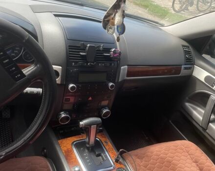 Черный Фольксваген Туарег, объемом двигателя 2.5 л и пробегом 338 тыс. км за 8500 $, фото 5 на Automoto.ua