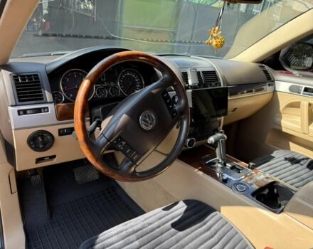 Черный Фольксваген Туарег, объемом двигателя 3 л и пробегом 330 тыс. км за 10500 $, фото 4 на Automoto.ua