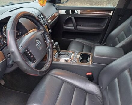 Черный Фольксваген Туарег, объемом двигателя 3 л и пробегом 146 тыс. км за 13000 $, фото 10 на Automoto.ua