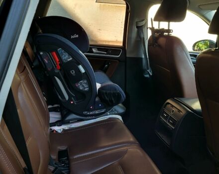 Чорний Фольксваген Туарег, об'ємом двигуна 3 л та пробігом 306 тис. км за 17000 $, фото 4 на Automoto.ua